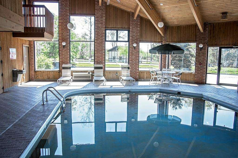Sport & Beauty 5, Baymont by Wyndham Harvard, McHenry