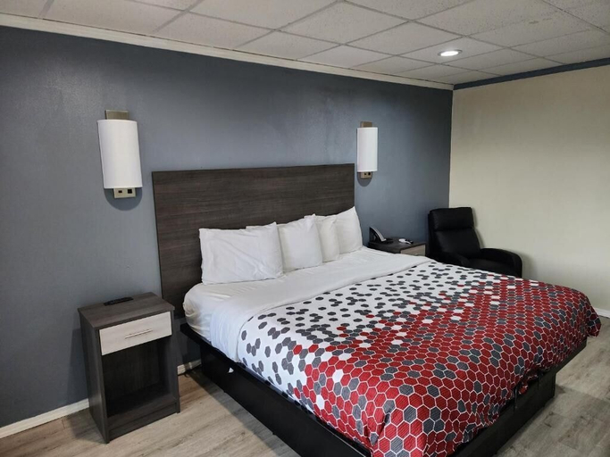 Bedroom 3, The Edyn Motel, Wythe