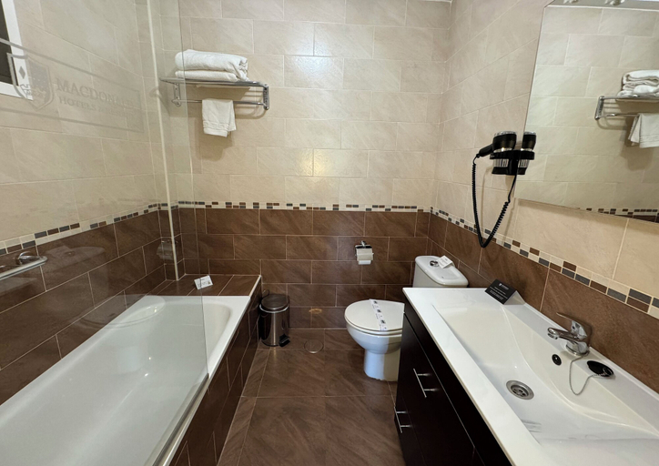 Bathroom 3, Macdonald La Ermita Resort, Málaga
