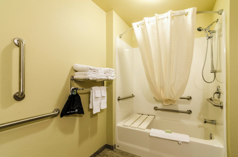 Bathroom 3, Cobblestone Hotel & Suites - McCook, Red Willow