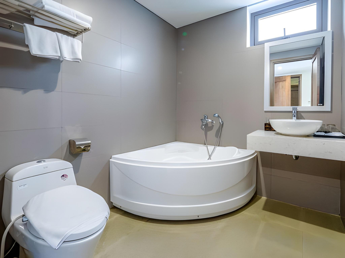 Bathroom 3, Grand Sea View Hotel & Spa, Da Nang