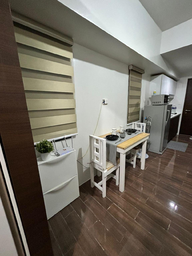 Others 4, Air Residences penthouse, Makati City