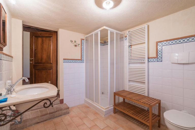 Bathroom 2, Santo Pietro Resort, Siena