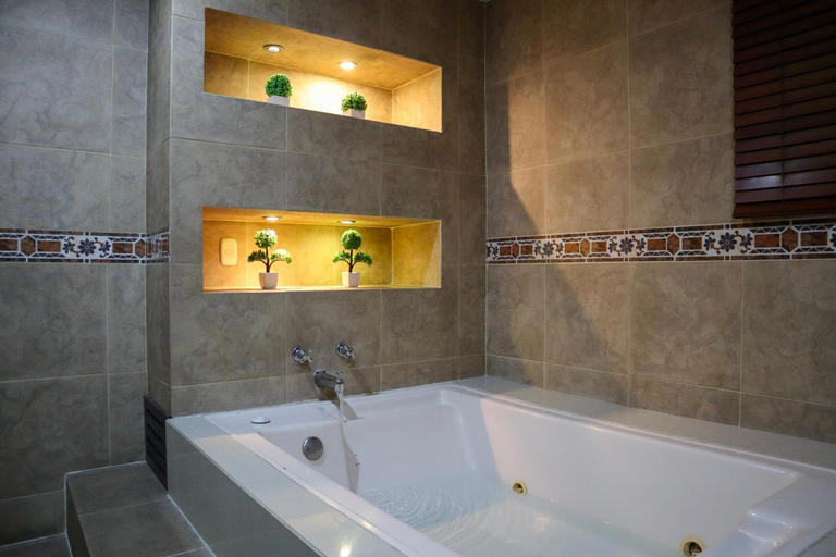 Bathroom 3, Hotel Alessio, Bucaramanga