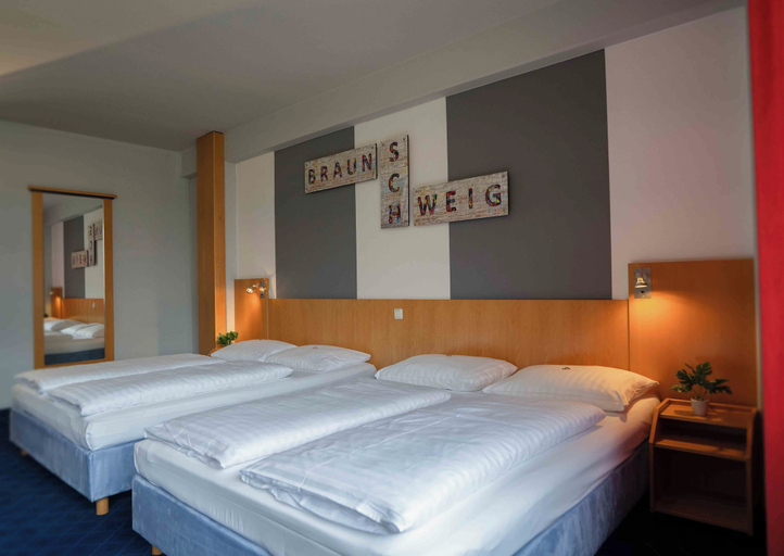 Bedroom 2, Plaza Inn Braunschweig City Nord, Braunschweig