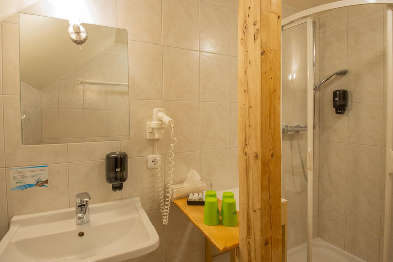Bathroom 5, Ferien Residenz Thuringer Wald, Hildburghausen