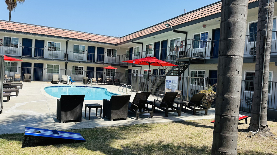 Exterior & Views 2, Studio 6 Suites San Ysidro, CA -San Diego South Bay, San Diego