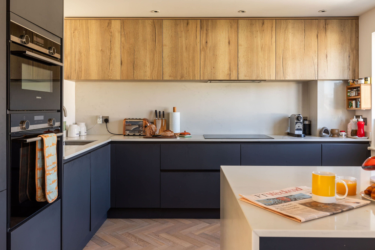 Room 3, Stylish Family Home With Garden, Bristol