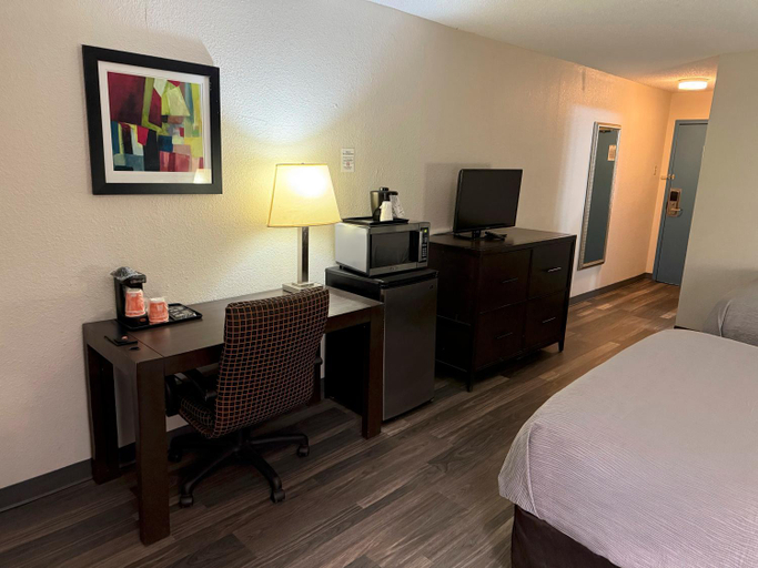 Bedroom 3, Quality Inn & Suites Livonia - Detroit, Wayne