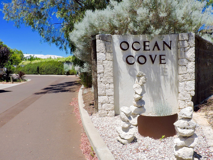 Others 4, Contemporary Cove, Busselton