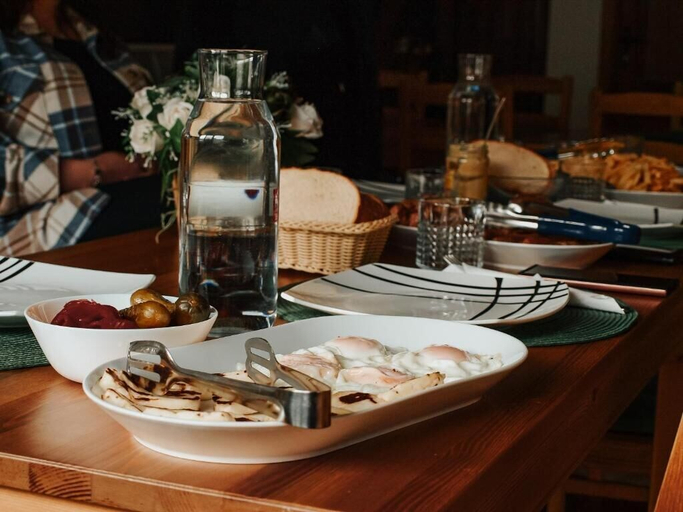 Food & Drinks 4, CABANA LAPTICI, Moroeni
