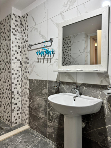 Bathroom 3, FishLand Seaside Apartments, Durrësit