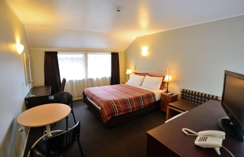Room 4, Sai Motel, Waitakere