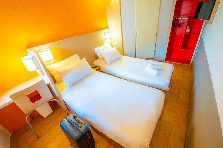Bedroom 4, Premiere Classe Auxerre, Yonne