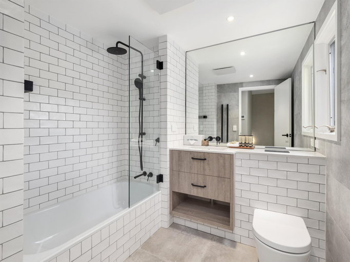 Bathroom 4, Oaks Lake Crackenback Resort, Snowy River
