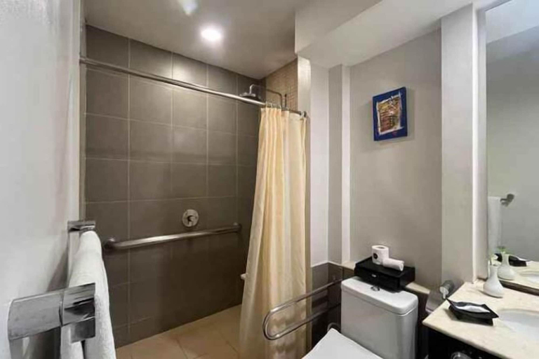 Bathroom 10