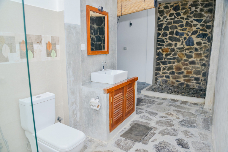 Bathroom 3, Unawatuna Nature Villa, Habaraduwa