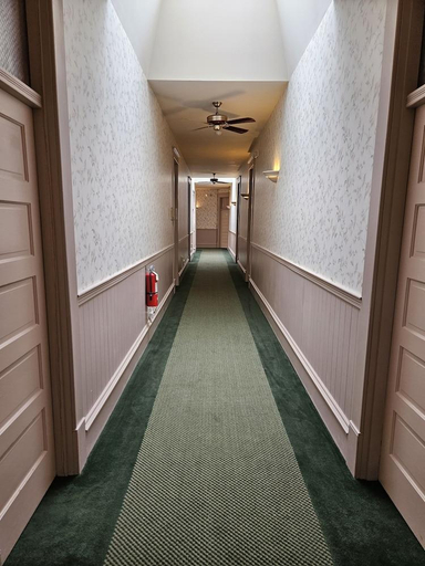Others 5, Hotel Planter, Skagit