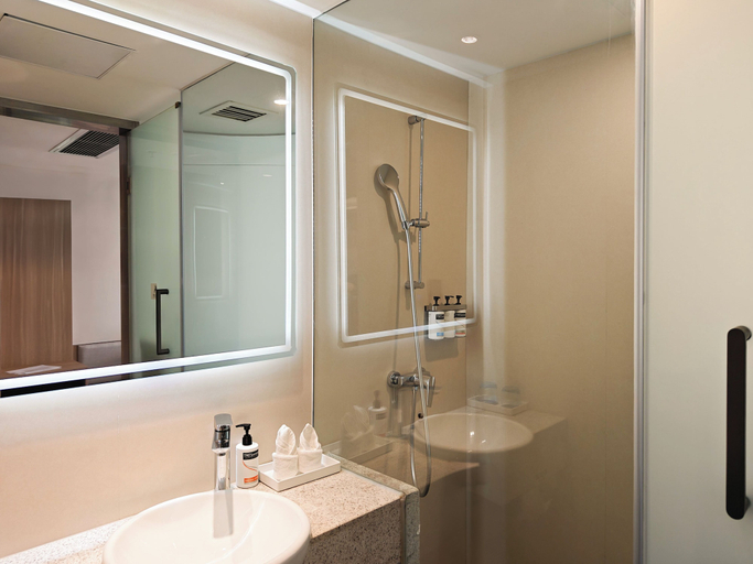 Bathroom 4, Holiday Inn Express SHANGHAI PUTUO by IHG, Shanghai