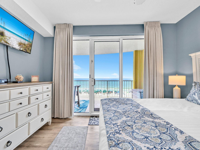 Bedroom 2, Emerald Isle 403, Bay