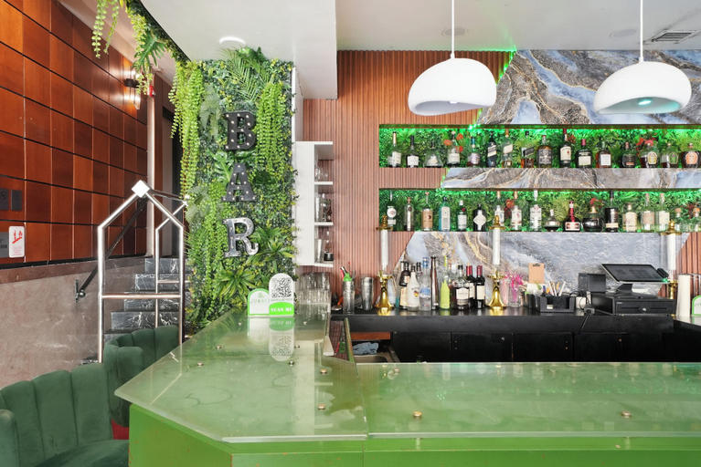 Food & Drinks 5, Chesterfield Hotel & Suites, Miami-Dade