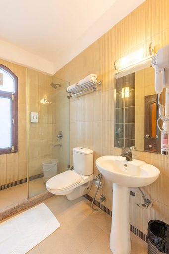 Bathroom 3, Sandhya Hot Spring Health Care, Mandi