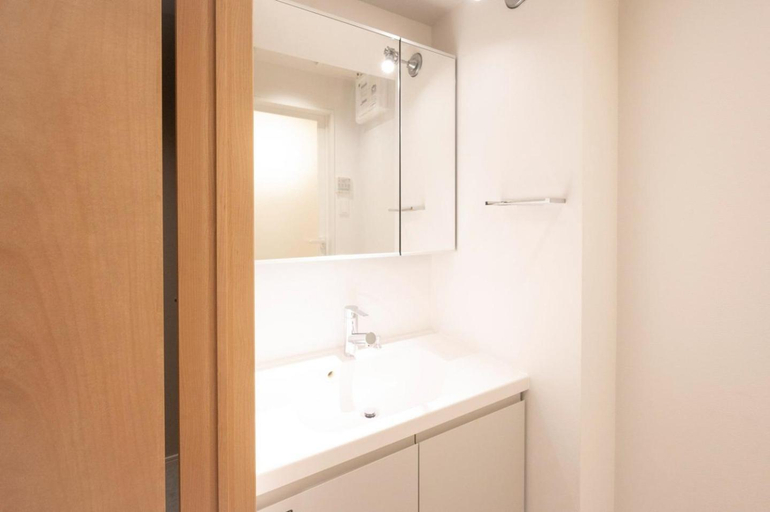 Bathroom 2, CREAL premier Omorikita, Ōta