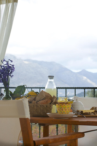Others 5, Villa Maris, Crete