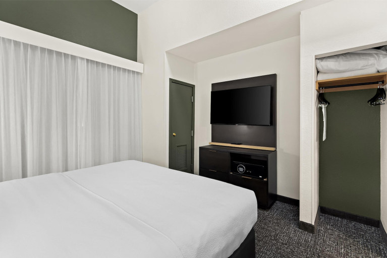 Bedroom 4, Spark by Hilton Panama City Beach, Bay