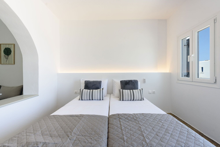 Others 5, Phaedrus Living Paros Cycladic 4, South Aegean