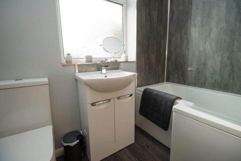 Bathroom 3, 2 Bed - Sleeps 4 - Parking - Pet Friendly, North Yorkshire