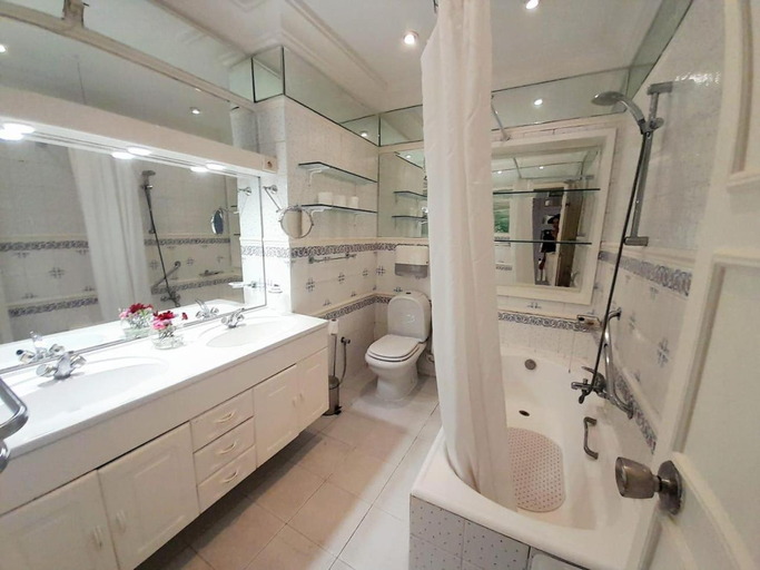Bathroom 3, Hotel Plaza la marsa, La Marsa