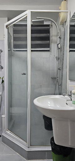 Others 5, Sea Residences 2BR w Balcony near MOA , Pasay City