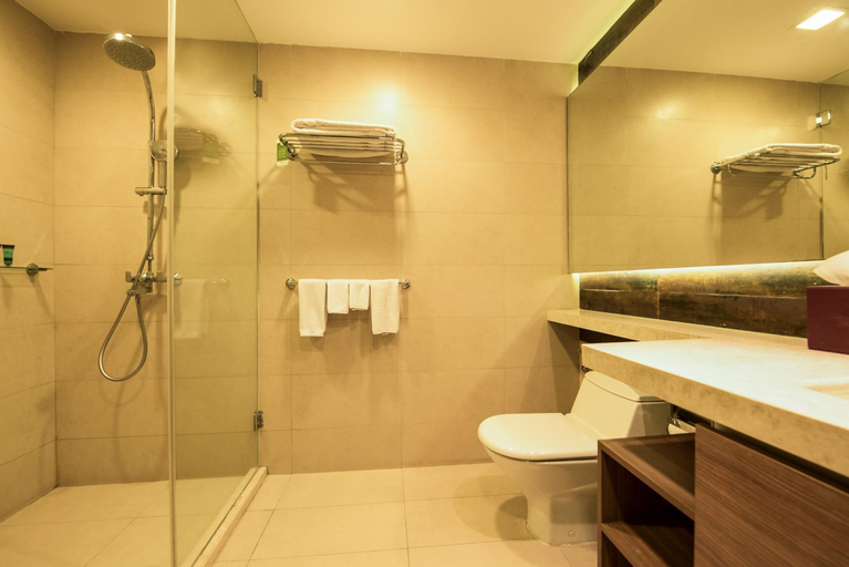 Bathroom 4, Oakwood Residence Whitefield Bangalore, Bangalore