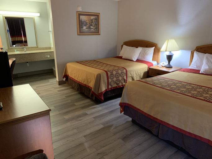 Bedroom 2, Pigeon Forge Parkway Inn, Sevier