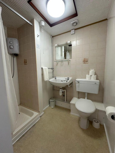 Bathroom 3, Clarence House Hotel, Pembrokeshire