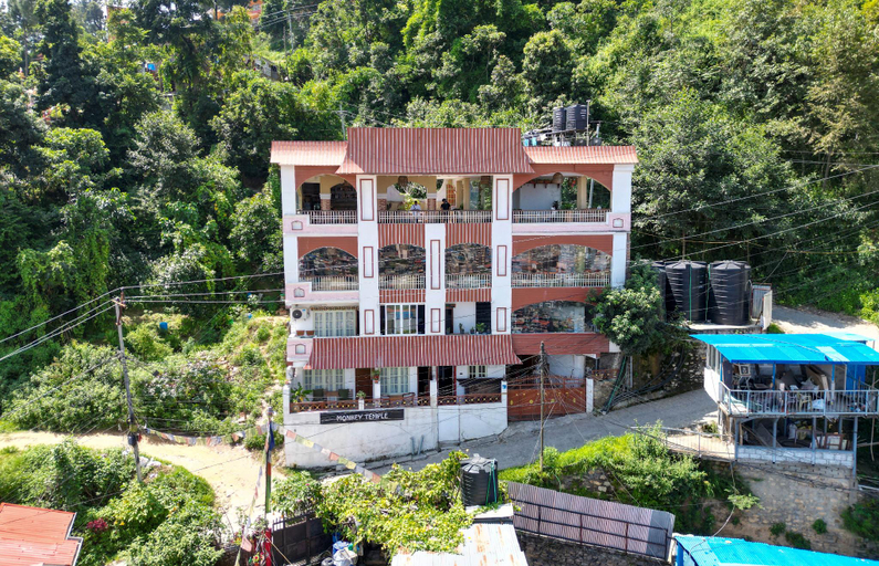 Exterior & Views