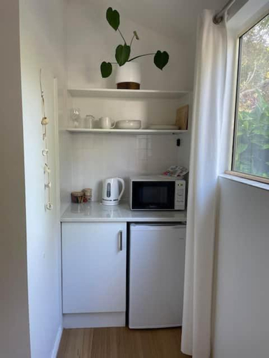 Others 4, Beachside Bedstay, Coffs Harbour - Pt B