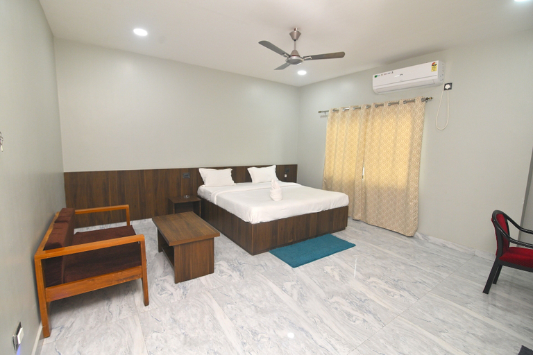 Bedroom, The Siam Hotel, Sivasagar