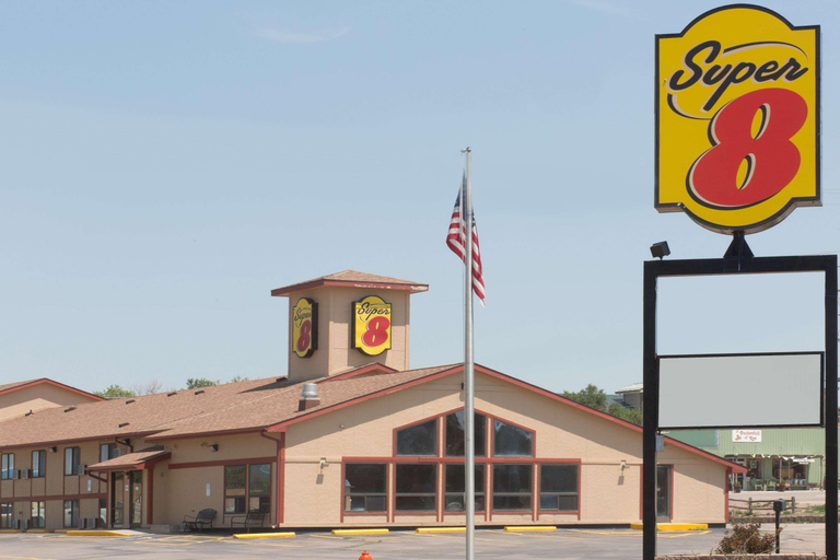 Exterior & Views 2, Super 8 by Wyndham Chadron NE, Dawes