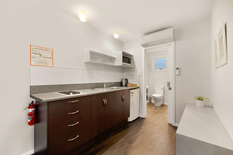 Bathroom 3, Arrowtown Motel, Queenstown-Lakes