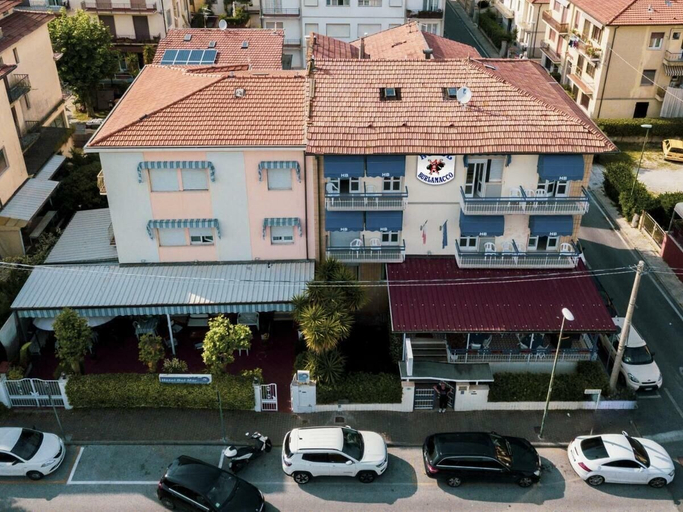 Others 4, Hotel New Burlamacco, Lucca