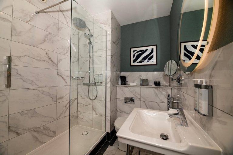 Bathroom 4, Leonardo Royal Hotel Birmingham, Birmingham