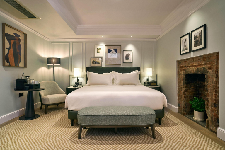 Bedroom 2, Radisson Blu Hotel, London Bloomsbury, London