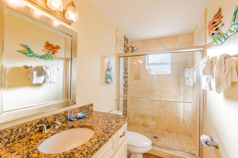 Bathroom 4, Great Escape-3, Lee