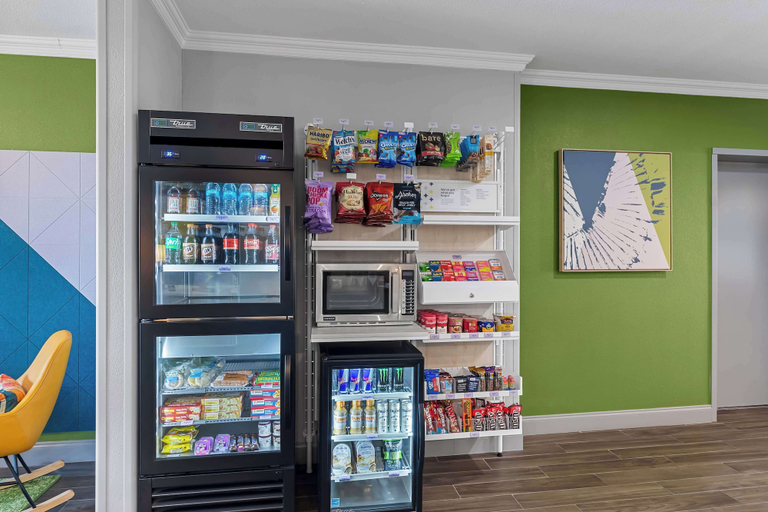Food & Drinks 5, Spark by Hilton Killeen, Bell