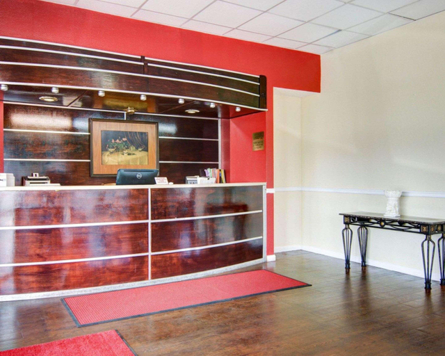 Public Area 2, Econo Lodge Pine Bluff, Jefferson
