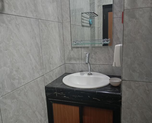 Bathroom 4