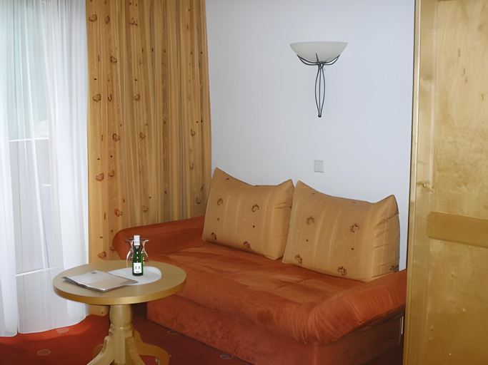 Bedroom 3, Hotel-Garni Weidacherhof, Innsbruck Land
