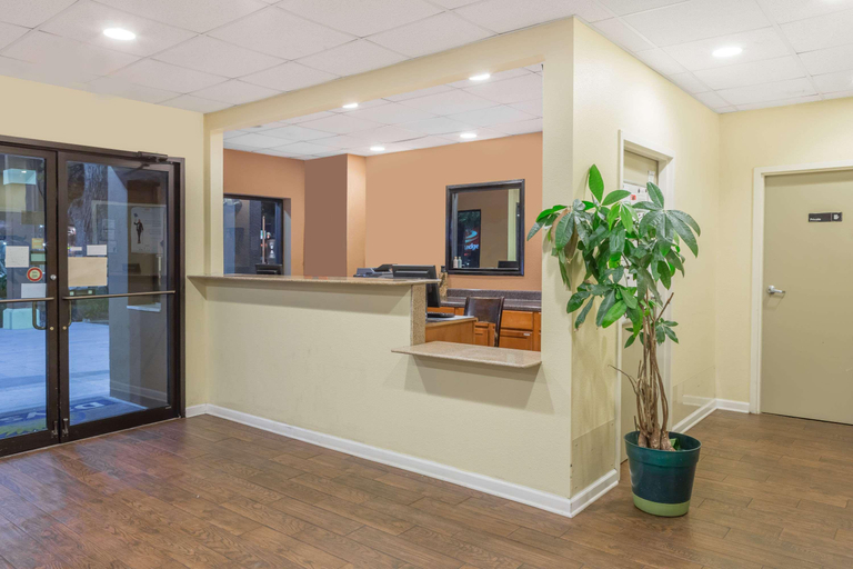 Public Area 3, Days Inn by Wyndham Biloxi Beach, Harrison